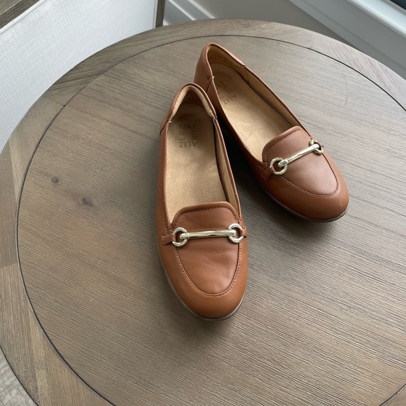 naturalizer tan flats
